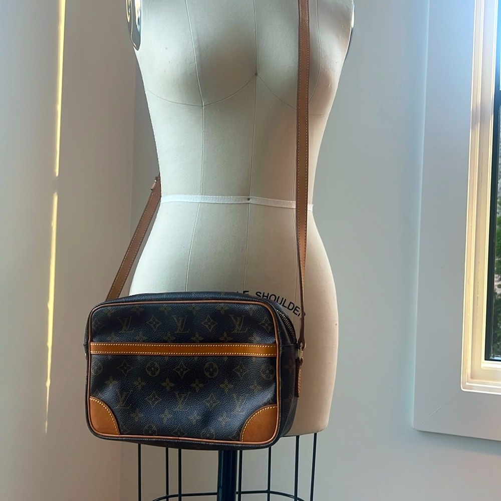 Louis Vuitton crossbody purse